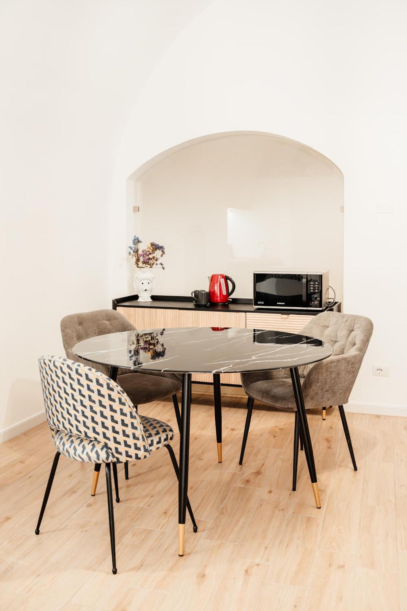 Aparthotel Camere Del Capitolo 비쉘리에 외부 사진